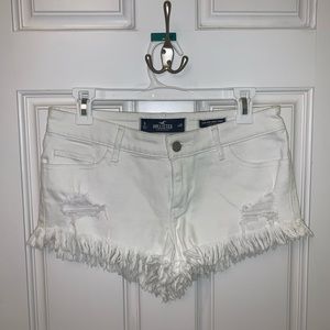 Hollister White Jean Shorts (NWOT) SIZE 5, W27